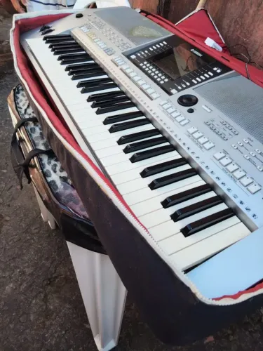 Teclado Yamaha Korg 950