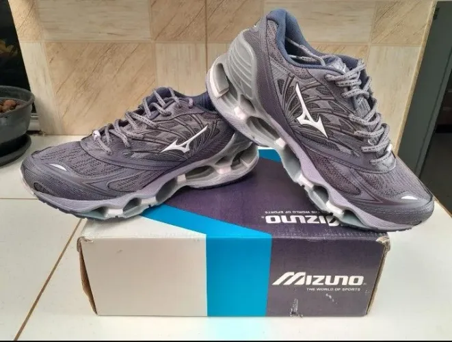 Mizuno Prophecy Vietnã novo