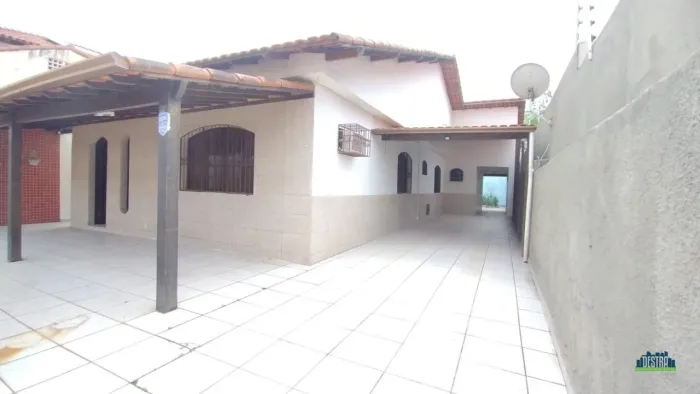 VENDE-SE CASA ALTO PADRAO
