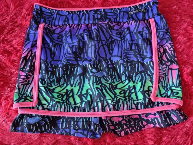 short saia de academia da marca Confront Girl tamanho P/M estica