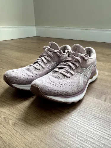 Tênis Feminino ASICS Nimbus 24 - Tamanho 34