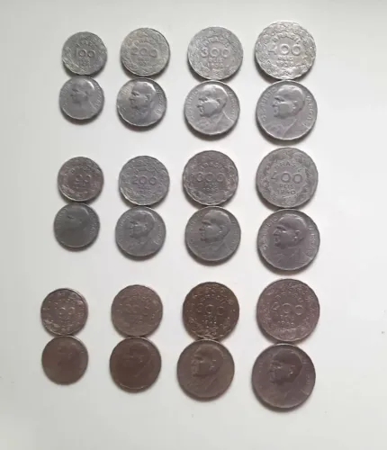 12 moedas de réis de 1938, 1940 e 1942