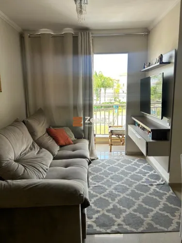Apartamento com móveis planejados e sacada - Jardim California