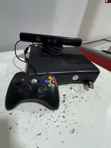 XBOX 360 SLIM FUNCIONANDO PERFEITAMENTE(ENVIO OLX PAY)