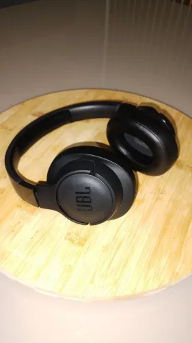 Fone de ouvido JBL com abafador de ruidos