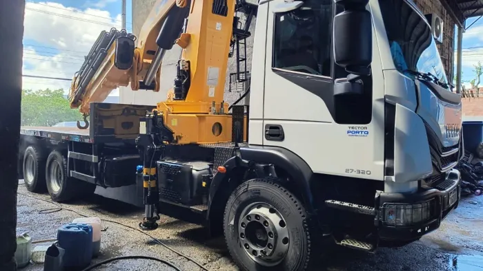 Caminhão Munck iveco 2025 tector 27-320