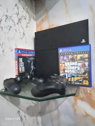 Ps4 com dois controles