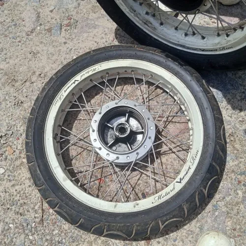 Vendo pneus magion e aro Viper  18 completo 