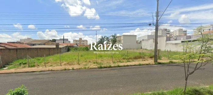 Terreno residencial à venda no Bairro Santa Mônica, em Uberlândia