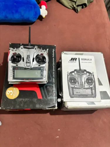 Rádio Controle JR Propo 11X 2.4GHz DSM / DSM2 (11 Canais)