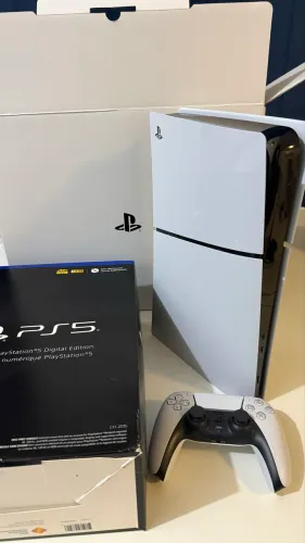 PS5 Slim Digital 825GB + 7 Jogos + 1 Controle