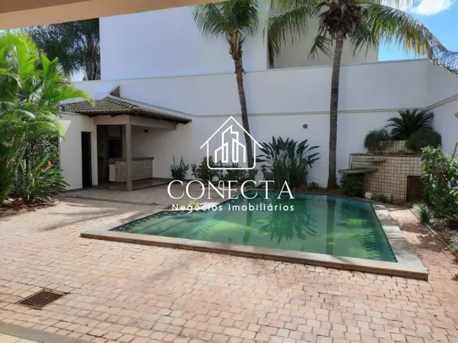 Casa para locação com 3 suítes, piscina e área gourmet em Uberlândia