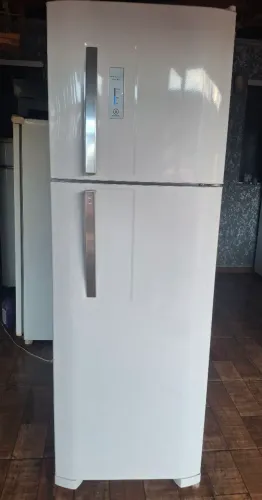 Vendo geladeira Electrolux frost free