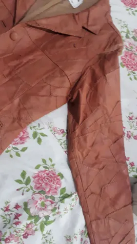 Jaqueta de couro.