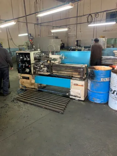 Torno Convencional - Marca Clark