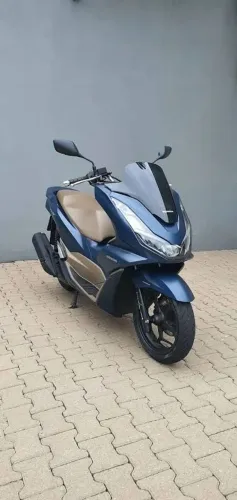 Honda PCX 160 DLX ABS 2023 - Azul/Bege (Completa, Quitada e Impecável)