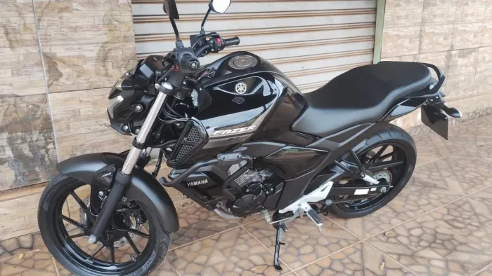 Moto novinha super conservada