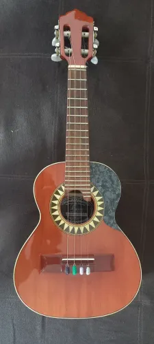 Cavaquinho Lucenir