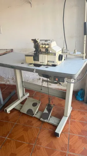 Máquina de costura 