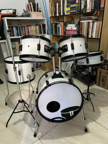 Vendo bateria reduzida customizada. LEIAM A DESCRIÇÃO