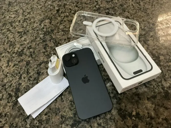 Iphone 15 novo **NOTA FISCAL garantia Apple 1 ano** ( aceita trocas )