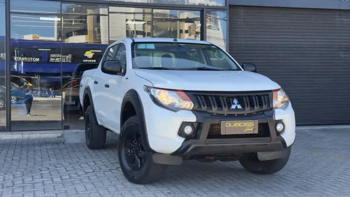 Mitsubishi L200 Tri. Outd. GLX 2.4 CD 4X4 Die. MEC 2025