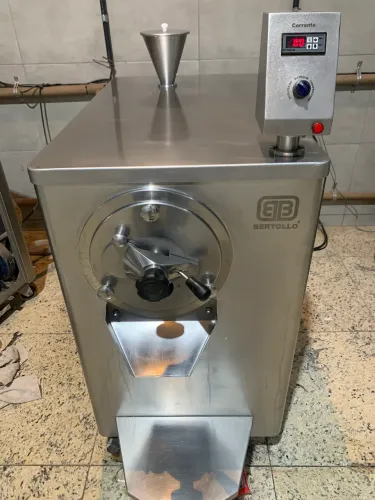 Máquina sorvete 180/200 bertollo