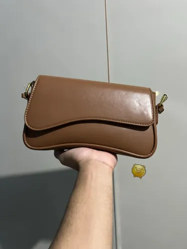Bolsa caramelo em couro sintético 