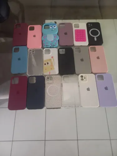 Vendo 18 capas do iPhone 12