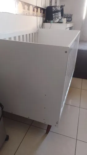 Berço usado excelente condição vai com colchão