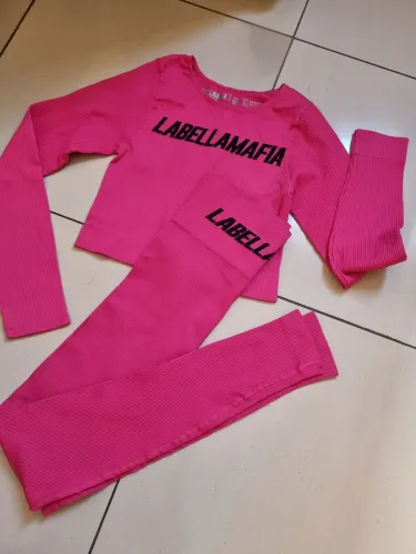 Conjunto fitnees labellamafia M