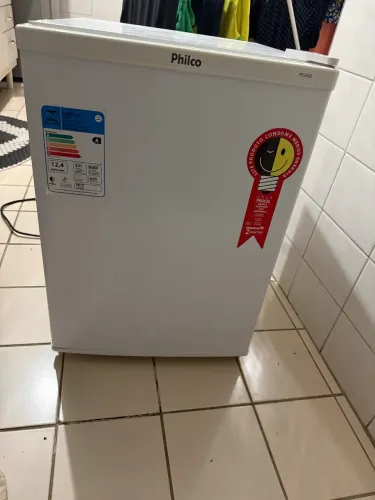 Frigobar Philco pfg85b 67L 
