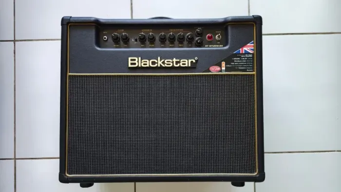 Amplificador Valvulado para Guitarra HT Studio 20