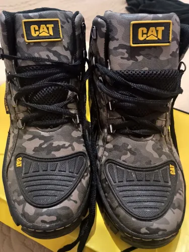 ? Tênis CAT Masculino Camuflado