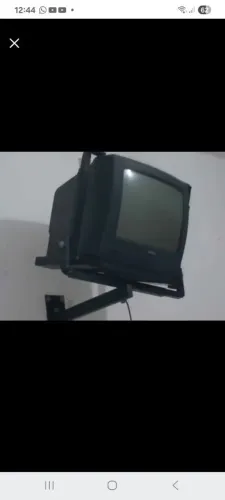 TV 14 polegadas PHILIPS. Não é brechó. Aceito PIX, dinheiro e cartão (débito e crédito).