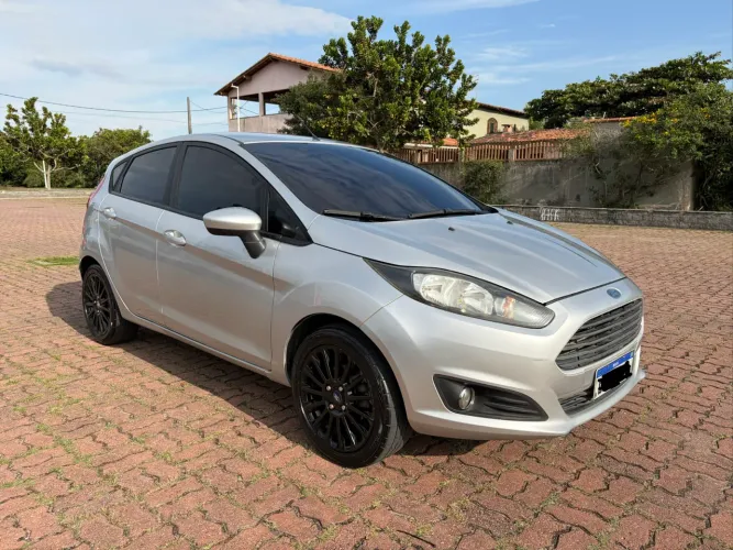 Ford Fiesta 1.5 16V Flex Mec. 5P 2015