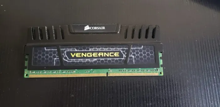 Memória Corsair DDR3 8gb 1600mhz