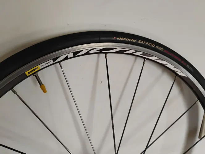 Par de Rodas Mavic Aksium