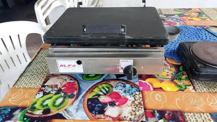 Vendo chapa para lache e um fogão elétrico