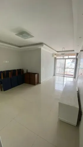 Apartamento Amplo de 118m² no Centro de Nova Iguaçu: 3 Quartos, Suíte e Varandão