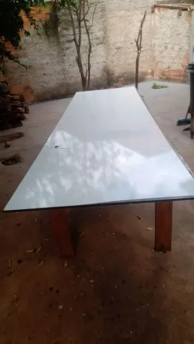 Mesa de vidro medida 2,80comprimento e 80 de largura.10mm