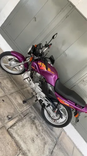 Moto extra uma verdadeira relíquia