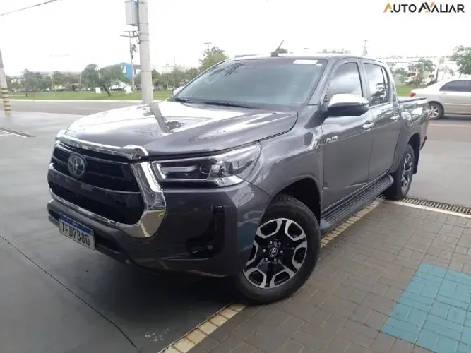 Toyota Hilux CD SRX 4X4 2.8 TDI 16V Diesel Aut. 2025