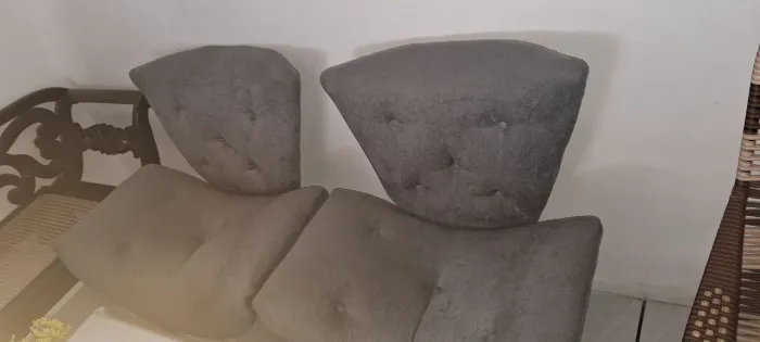 Cadeiras novíssimas 2 duas cadeiras.