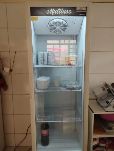 Refrigerador expositor vertical