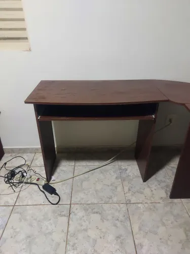Escrivaninha em Formato L