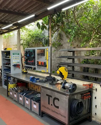 Serralheiro de plantão, móveis, reparos, instalações, fabricação, estamos disponível