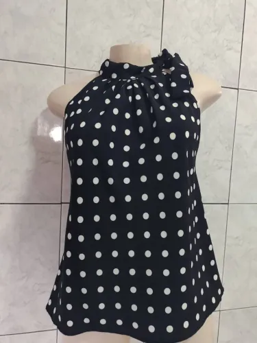 Blusa Preta Estampa de Bolinhas Usada Brechó 