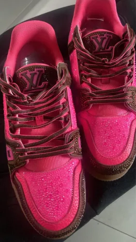 Tênis Strass novo LV 