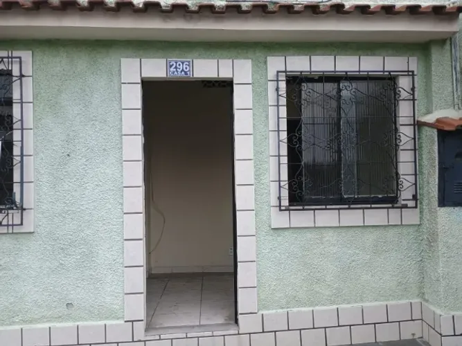 ALUGA-SE A CASA EM ANCHIETA